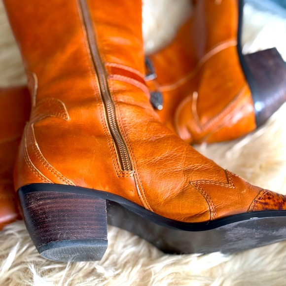 Steve Madden: Caramel Leather Pointed-toe boots, - Picture 4 of 5